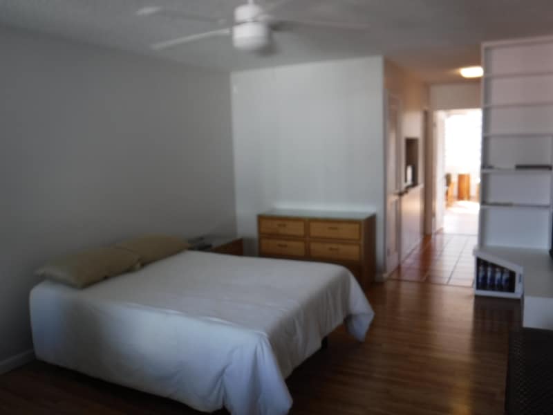 Building Photo - 425 Ena Rd