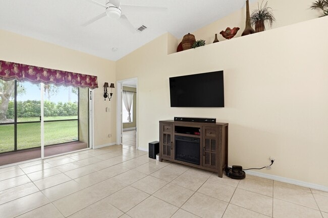 Building Photo - 9363 Bridgeport Dr