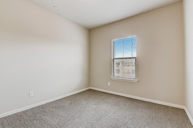Building Photo - 2518 Adam Ln