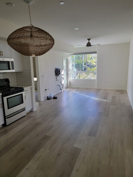 Building Photo - 12655 Bluff Creek Dr