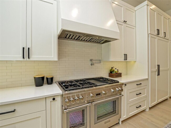 Building Photo - 304 Westwood Terrace