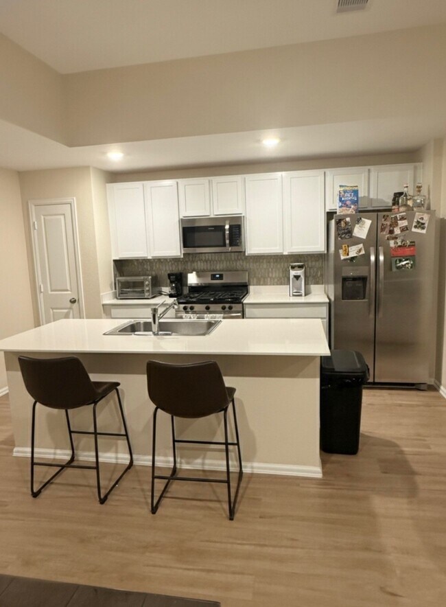 Building Photo - 2225 Still Bend Ln