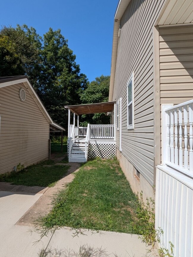 Building Photo - 286 Cottage Ave