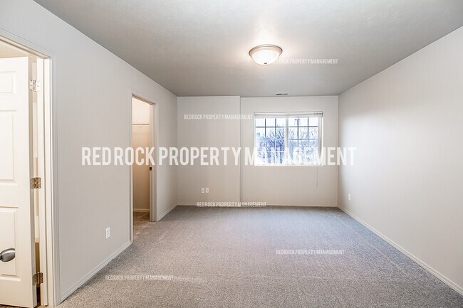 Building Photo - 1603 Drummond St
