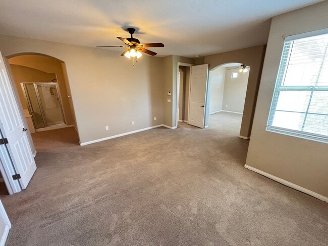 Building Photo - Elegant 3Bed/3Bath Home with Loft in the P...