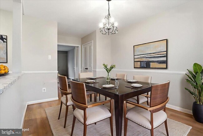 Building Photo - 8209 Carrleigh Pkwy