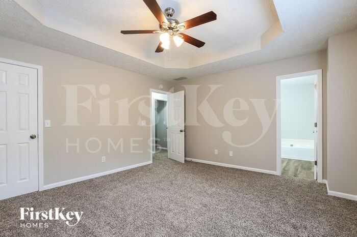Building Photo - 5835 Shadewater Dr