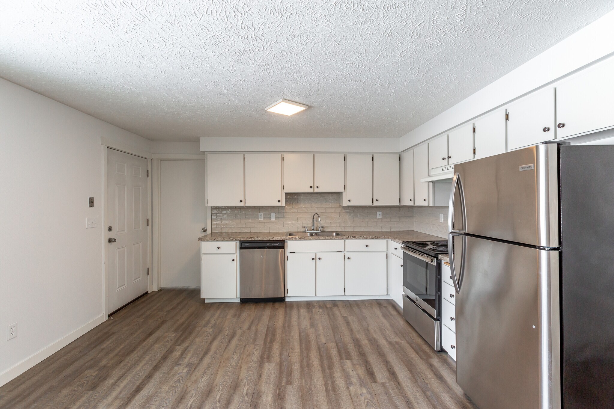 Building Photo - 3507 E 57th Ave