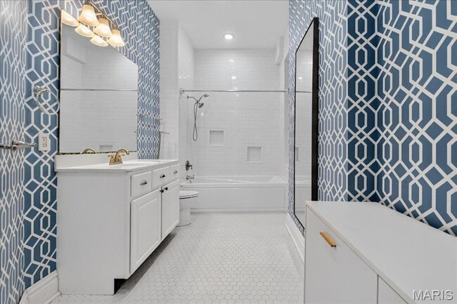 Building Photo - Benton Park home.