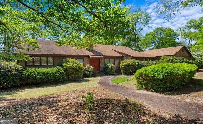 Primary Photo - 425 Audubon Cir