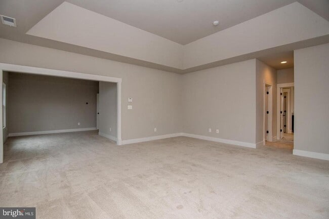 Building Photo - 6928 Regent Ln