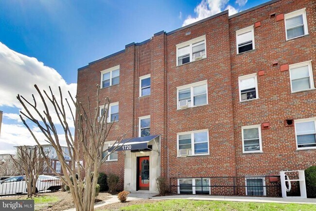 Building Photo - 1724 N Quinn St