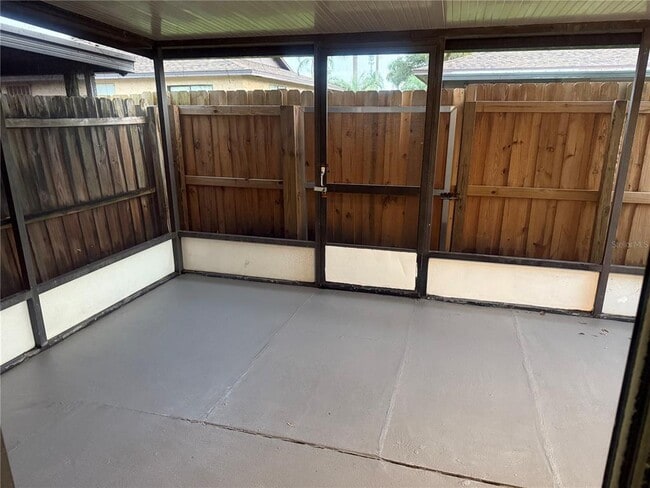 Building Photo - 2128 Bahamas Ct