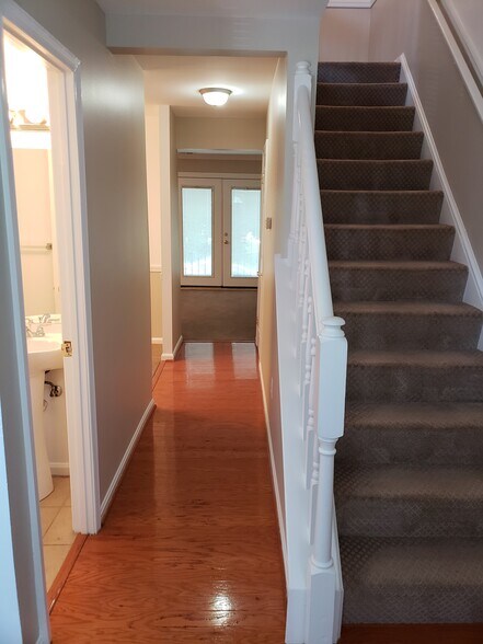 Building Photo - 9164 Broken Oak Pl