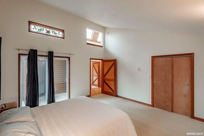 Building Photo - Available Now! 3 Bedroom ~ 1 Bathroom Hous...