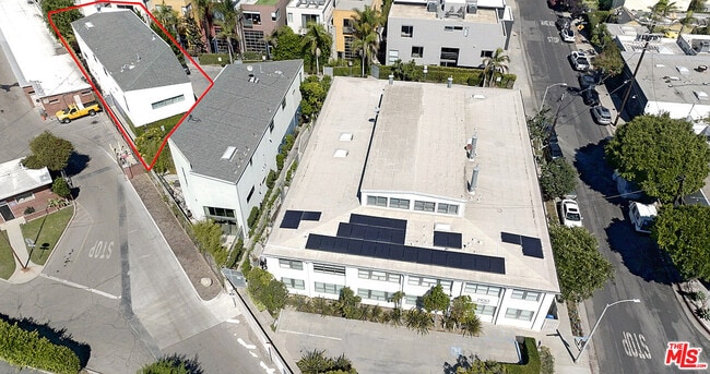 Building Photo - 2100 Abbot Kinney Blvd