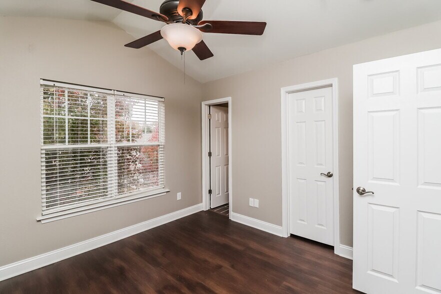 Building Photo - 13017 Autumn Trace Dr