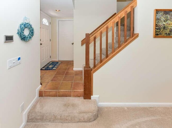 Building Photo - 4105 Fairway Dr N