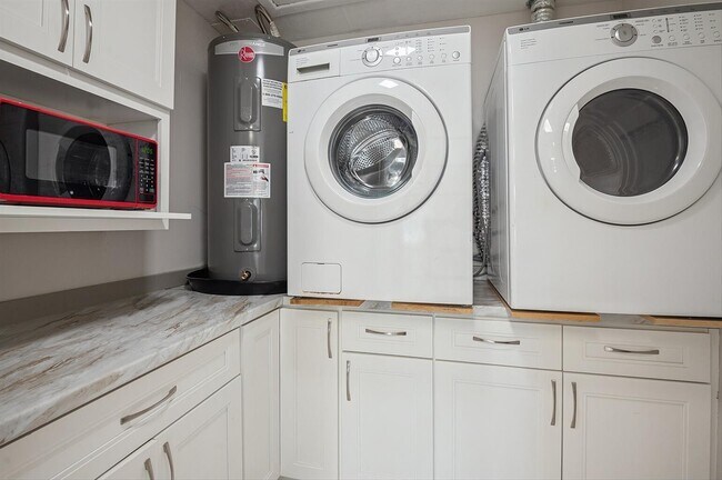 Building Photo - 819 SW 13 Street Fort Lauderdale, FL 33315