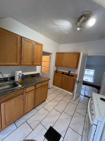 Building Photo - 3640 W 47th Pl