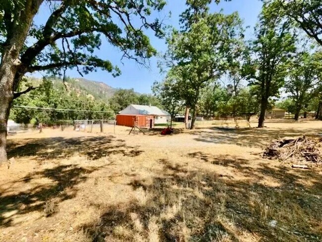 Building Photo - Horse property on 2.8 acres in Ruch with 2...