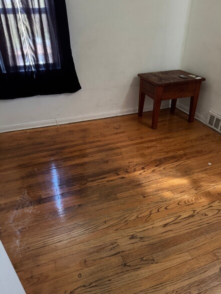 Building Photo - 24502 W Chicago