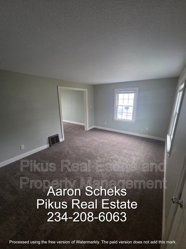 Building Photo - 1806 Flint Ave