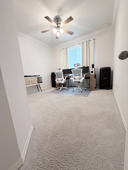 Building Photo - 480 Halter Dr