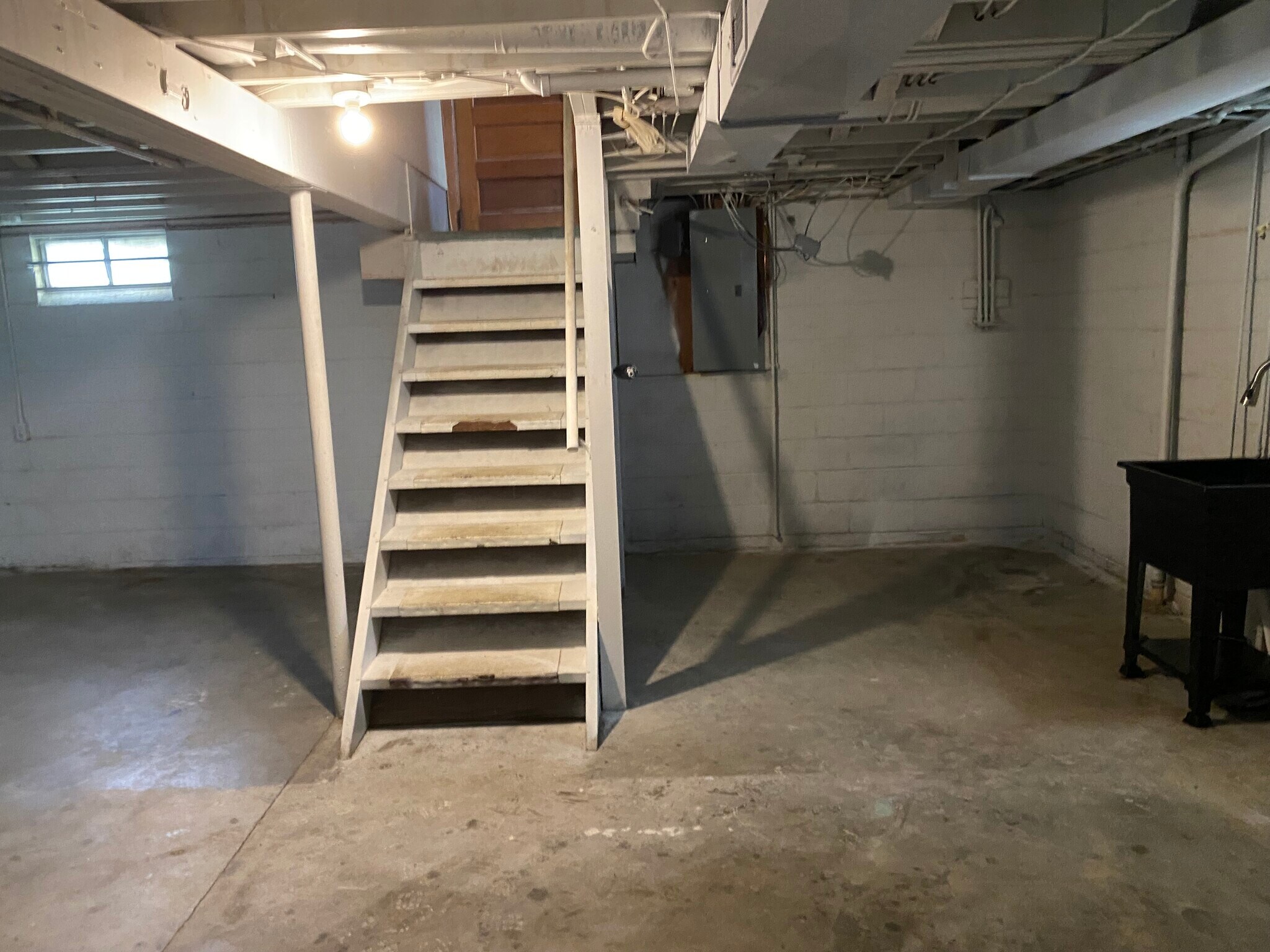 Building Photo - 216 Dort Ln NW