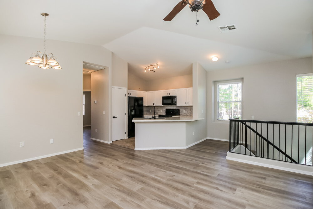 Building Photo - 9233 E Neville Ave