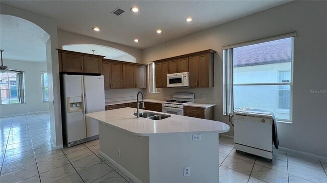 Building Photo - 112 Cello St