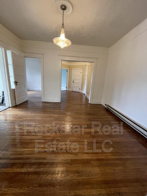 Building Photo - 1511 S Latawah St