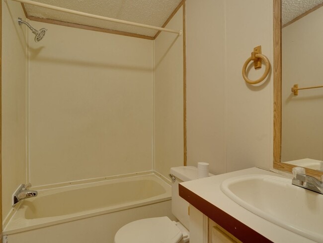 Building Photo - 3 Bedroom Single Family Home in Lady Lake