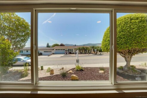 Building Photo - 856 La Tierra Dr
