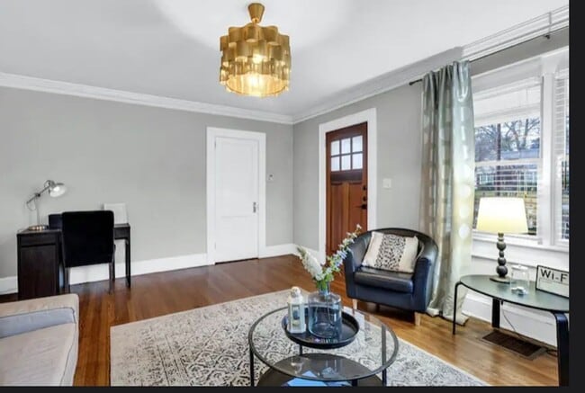 Building Photo - 1354 Winburn Dr