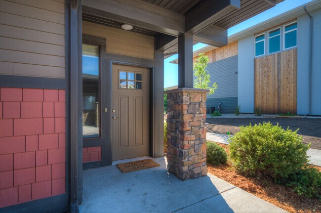 Building Photo - 2338 Gallatin Green Blvd