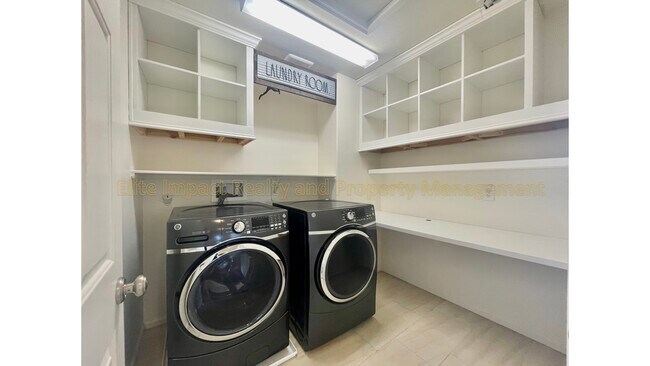 Building Photo - 11442 E Dry Wind Dr