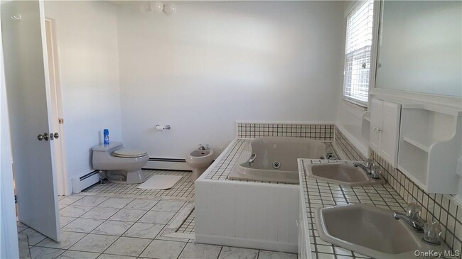 Building Photo - 137 Bethlehem Rd