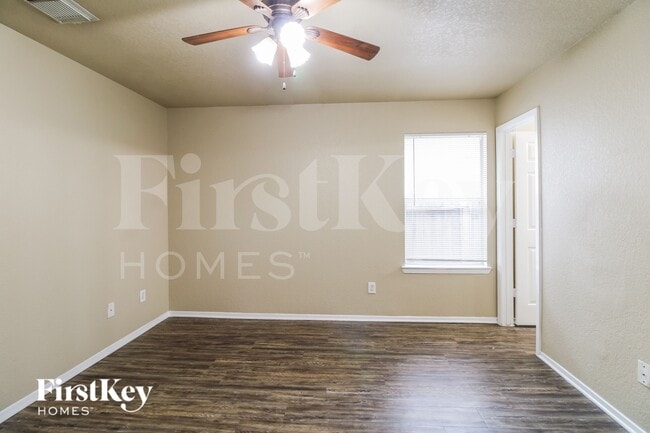 Building Photo - 1661 Nichole Woods Dr