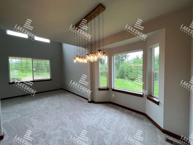 Building Photo - Spacious and Secluded 4 Bed 2 Bath Monroe ...