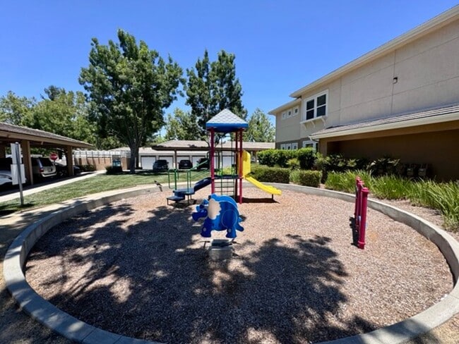 Building Photo - Upgraded 1BD/1BA Condo in Gated Temecula C...