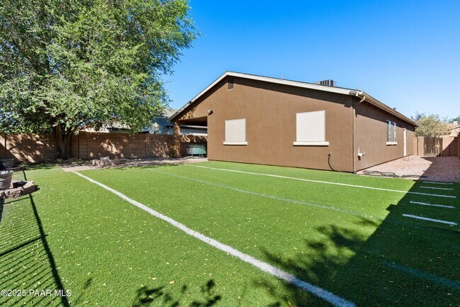 Building Photo - 1531 Essex Way