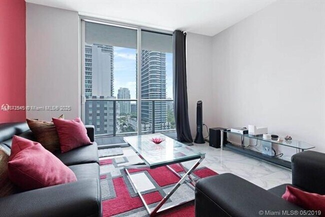 Primary Photo - 1100 S Miami Ave