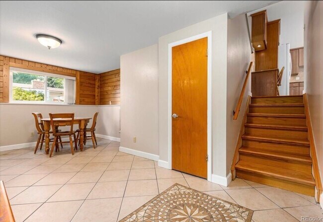 Garden level basement w/ large space - 6836 Brentwood St