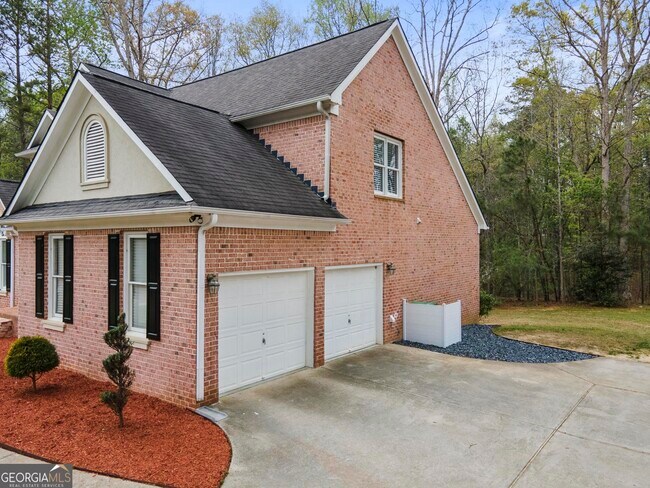 Building Photo - 115 Sutton Ct