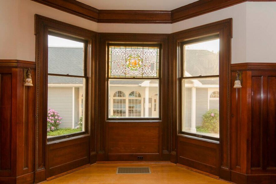 Living Room - 378 W Church St