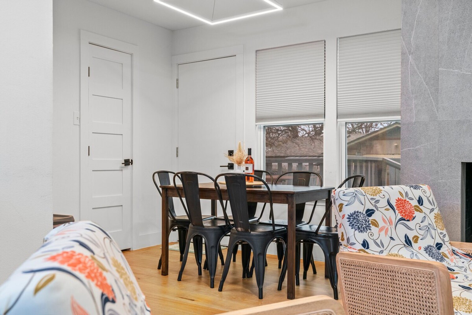 Building Photo - 2104 Lamplight Village Cir