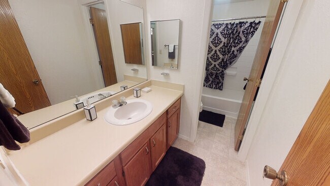 Building Photo - 973 Red Cloud Ct