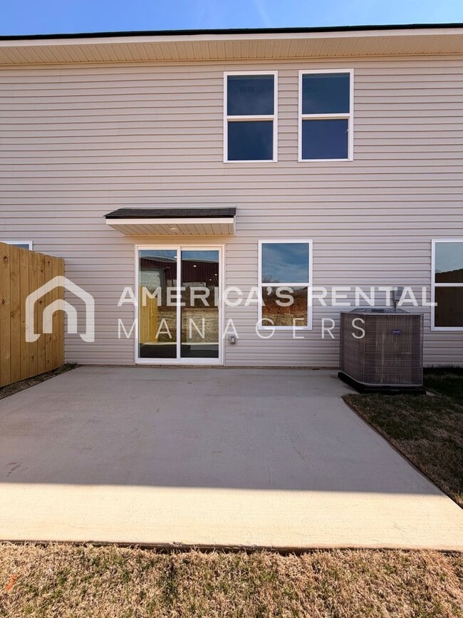 Building Photo - Modern Two Story Living in Lincoln, AL!