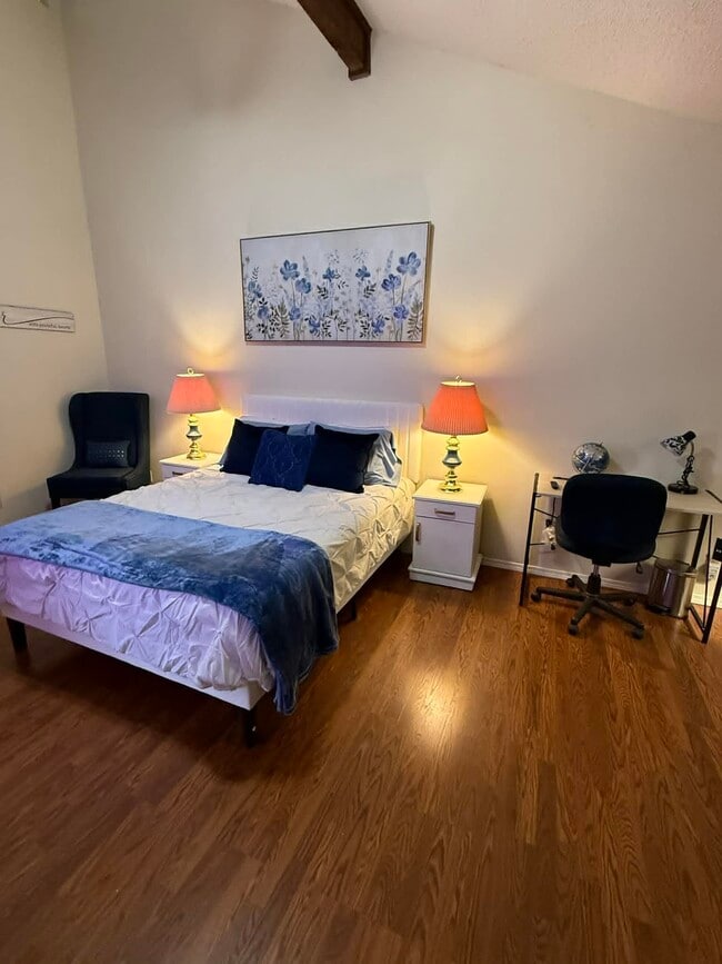 Building Photo - 3110 Jacaranda Dr